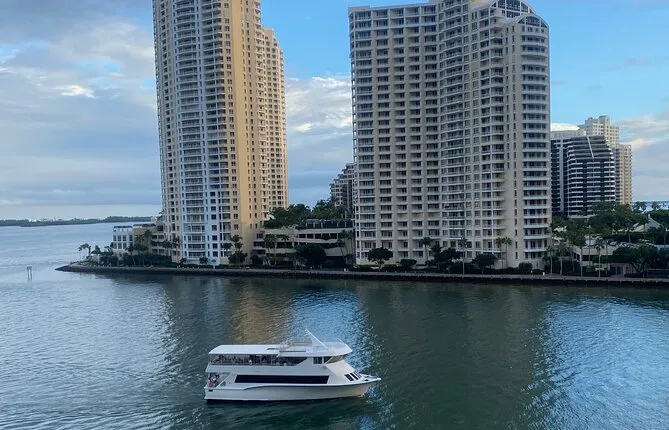 Miami 90 minute Cruise on Biscayne Bay