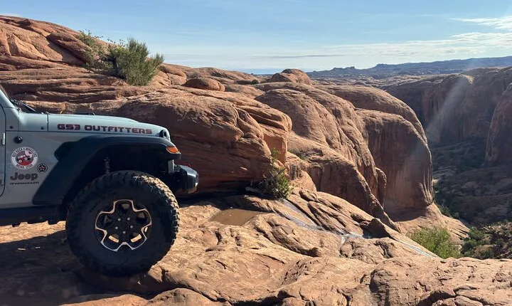 Full Day Private 4x4 Guided Jeep Experience in Moab