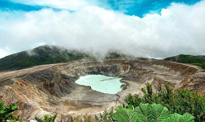 Poás Volcano and Coffee Tour with Tasting and La Paz Falls