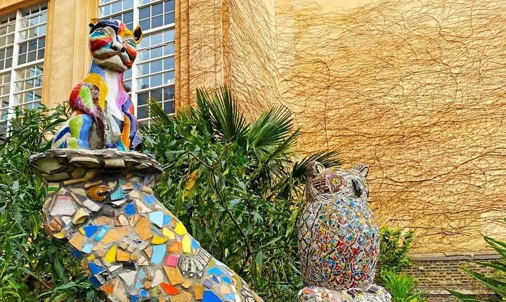 Fun Discovery Walk in London's South Bank: Secrets and Riverside Riddles!