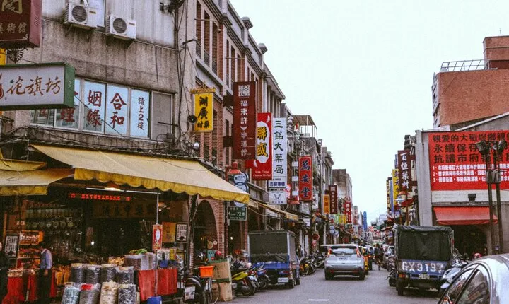 Vintage Taipei - Best of Taiwan & Sunset Walking Tour (Tip-based)