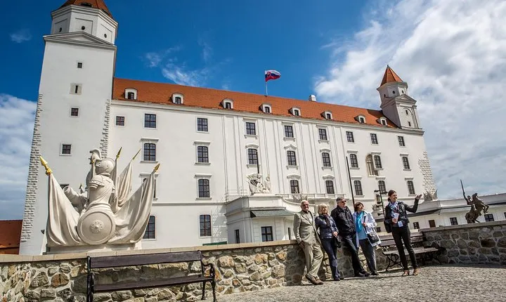 Guided Walking Tour in English or German 3H