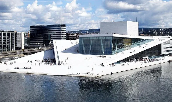 Discover Oslo on foot
