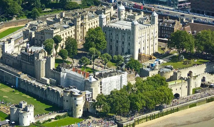 London Taxi Private Top Sights Tour and Tower of London Entry