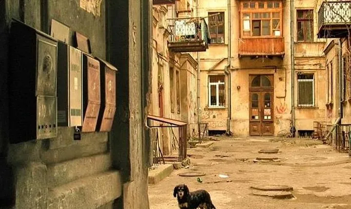 Private Guided Tour of Odessa Hidden Courtyards
