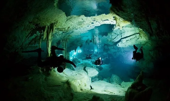 Dos Ojos Cenote Scuba Diving