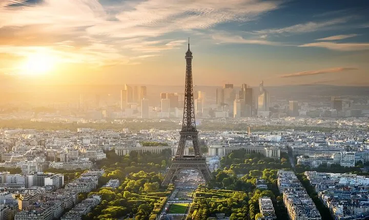 Eiffel Tower Pre Booked Ticket by Lift with Summit Options