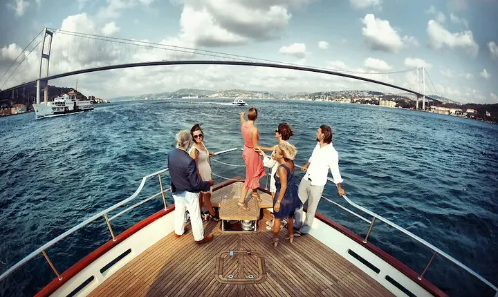 Afternoon Bosphorus Cruise Along the Shore