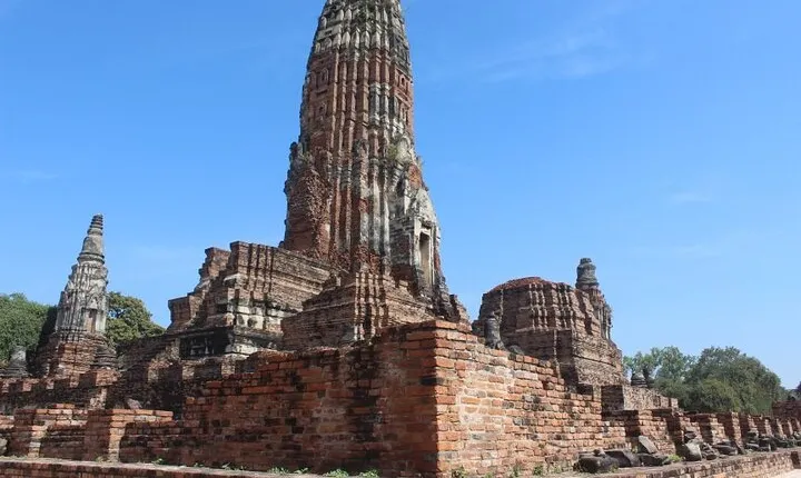 Ayutthaya Bicycle Tour with Scenic Boat Ride Experience