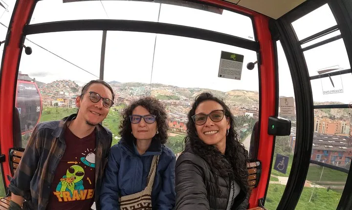 Ciudad Bolivar district by cable car, tour and graffiti workshop