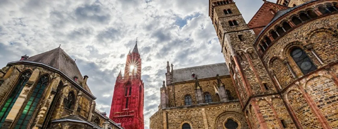 Self-guided beer quiz tour by foot through Maastricht including local beers