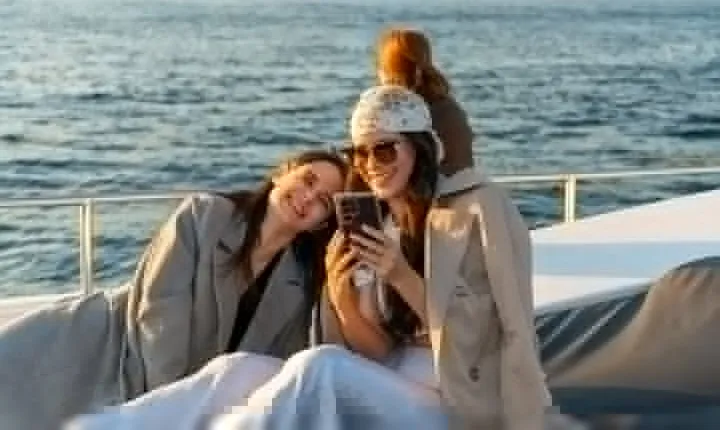 Bosphorus Afternoon Cruise on Yacht - With Live Guide