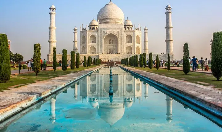 Taj Mahal Sunrise Tour by Car with All Inclusive