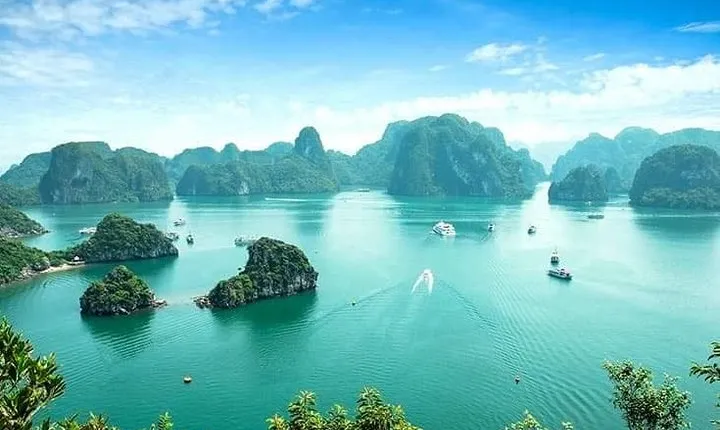 Ha Long Bay Overnight Cruise from Ha Noi