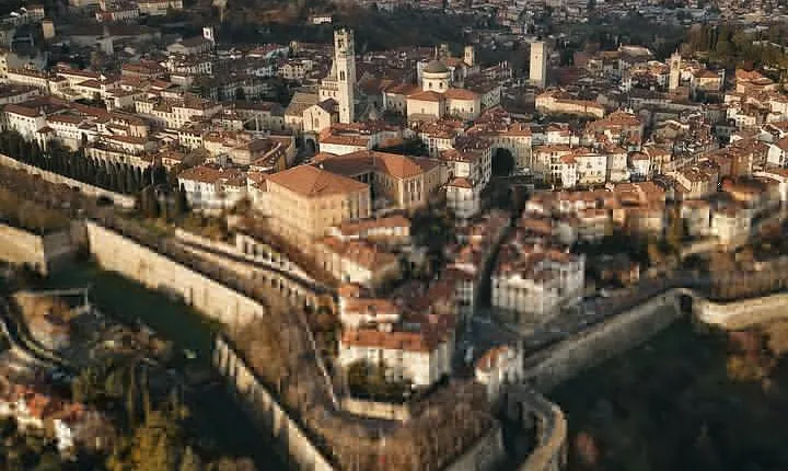 Private 6 hours guided Tour to Bergamo from Milan