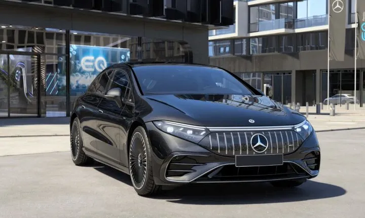 Arrival Transfer: Fiumicino Airport FCO to Rome by Luxury Car