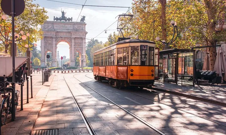 Milan Highlights Self guided scavenger hunt and Walking Tour