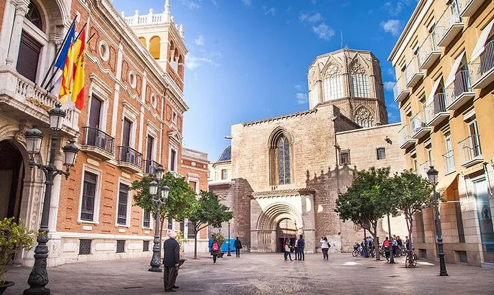 Essential Valencia and World Heritage Sites (English)