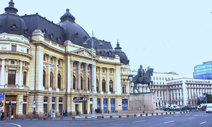Bucharest in a nutshell - Half Day Private Walking Tour