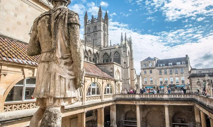 Stonehenge, Bath and Windsor Private Car Tour from London