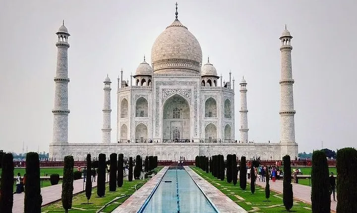 Tajmahal Day Tour By Car from Delhi included Agra Fort and Baby Taj.