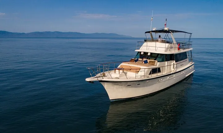 Hatteras 58-61' Luxury Yacht in Puerto Vallarta & Nuevo Nayarit
