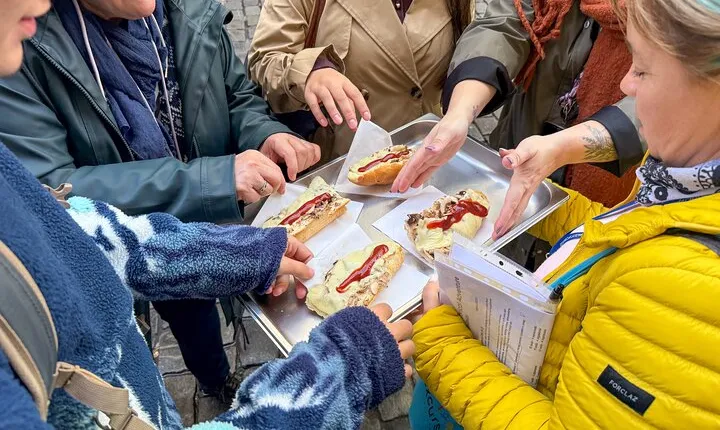 Krakow: Street Food Walking Tour