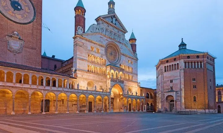 Cremona: Full day tour from Milan - small group tour