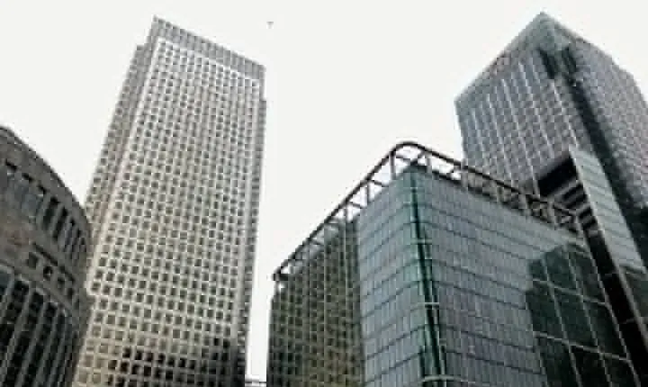 Private transfers between London City Airport - London Luton Airport