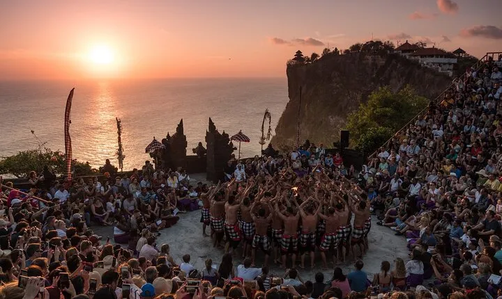 Uluwatu Cliff Temple sunset Tour with Kecak Show and Sea Food Dinner at Jimbaran Beach