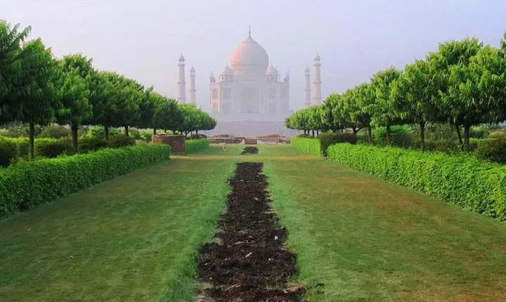 Sunrise Taj Mahal Tour with Agra Fort and Fatehpur Sikri