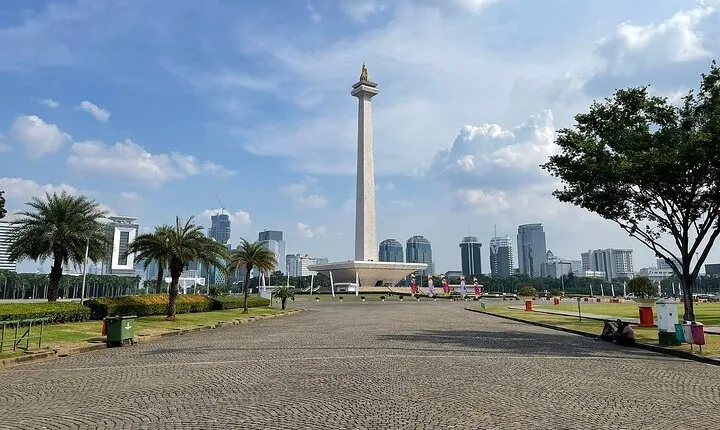 Jakarta Half-day: National Monument, Old Town & Highlights Tour
