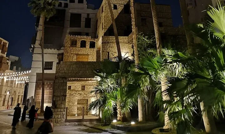 Historic District Tour in Jeddah by a Local Guide