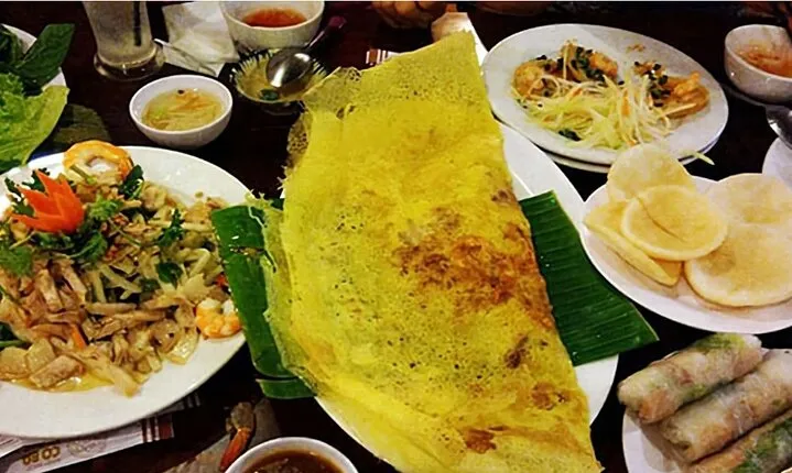 Phu Quoc City - Local Street Food Tour By Night
