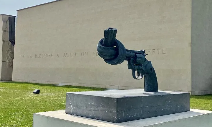 Normandy D-Day 7 Iconic Sights Guided Private Trip from Paris