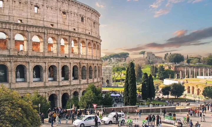 Rome: Colosseum Arena, Roman Forum & Palatine Hill Tour