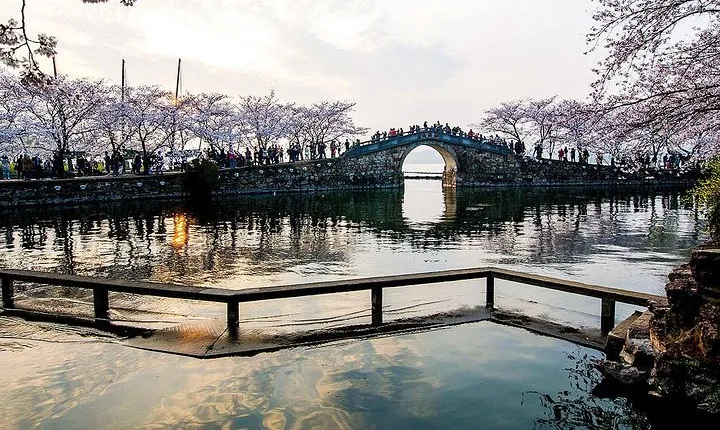 Private Round Trip Transfer to Top Wuxi Attractions from Shanghai