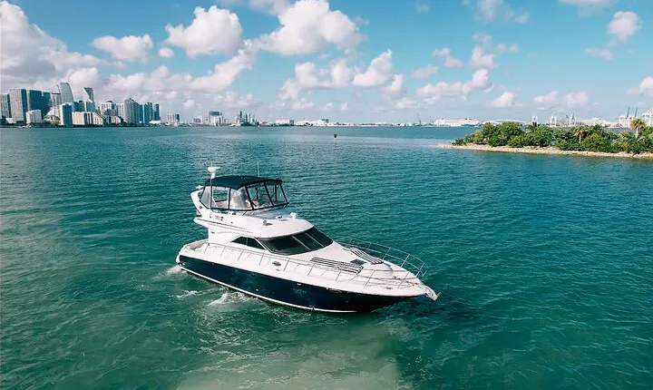 48ft 1 Hour FREE | Miami Yacht Rental | 3 to 6 Hours | 13 People
