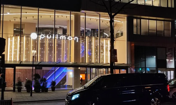 Private Transfer between Charles de Gaulle Airport and Paris by Van