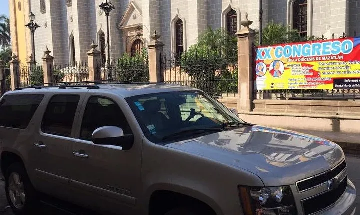 Private Van and Bilingual Local Driver