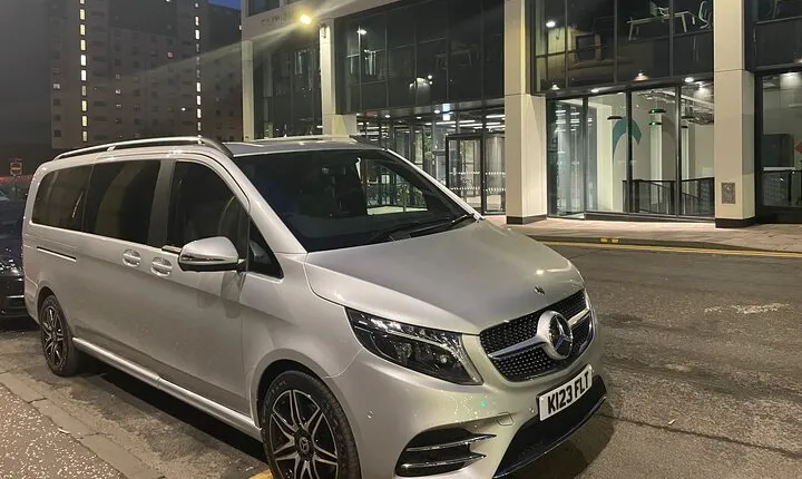 Luxury transfer from Glasgow City to Edinburgh Airport