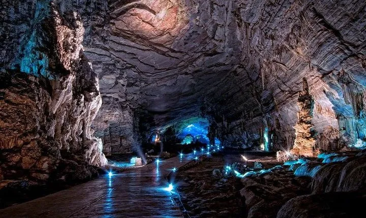 Discover the Cacahuamilpa Grottoes from Taxco