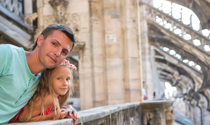 Private Walking Tour to Piazzas and Castles in Milan