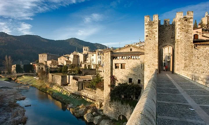 Private Girona and Besalu, Jewish History tour from Barcelona
