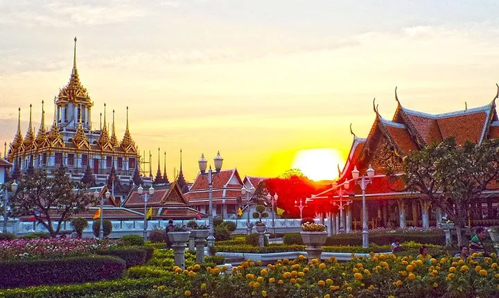 Sunset Selfie Tour with Bangkok Landmark and Dinner at China Town