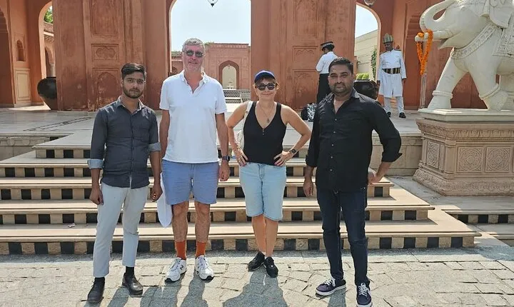 Taj Mahal skip the line - Shopping Tour
