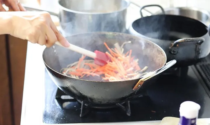 Private Market Tour and Cooking Class with Kanae, a Sapporo Local