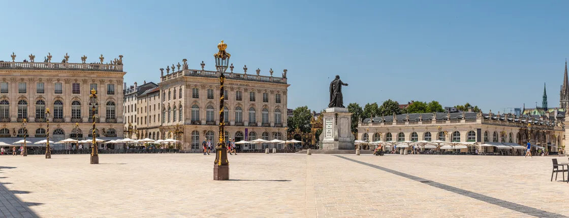 Self guided tour with interactive city game of Nancy
