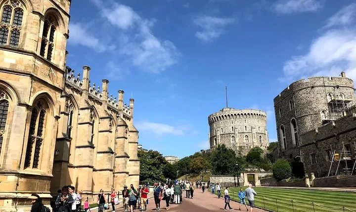 Windsor Castle Stonehenge Oxford Private Day Tour from London