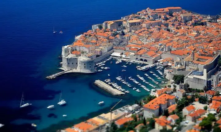 Transfer Mostar to Dubrovnik with Kravice Waterfalls, Blagaj and Počitelj tour